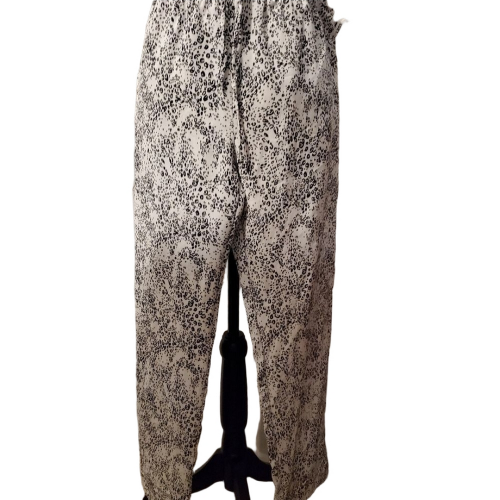 Robert Lewis Black and White Printed Pants NWT
